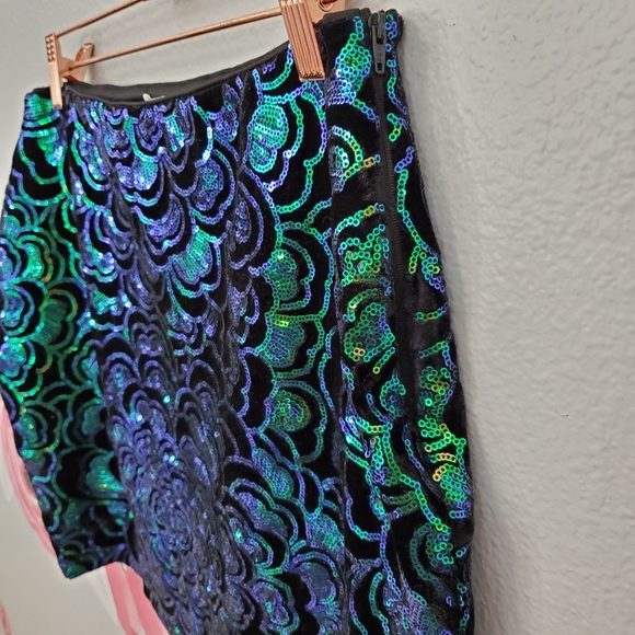 H&M Velour Sparkle Sequined Mini Skirt - Picture 3 of 8